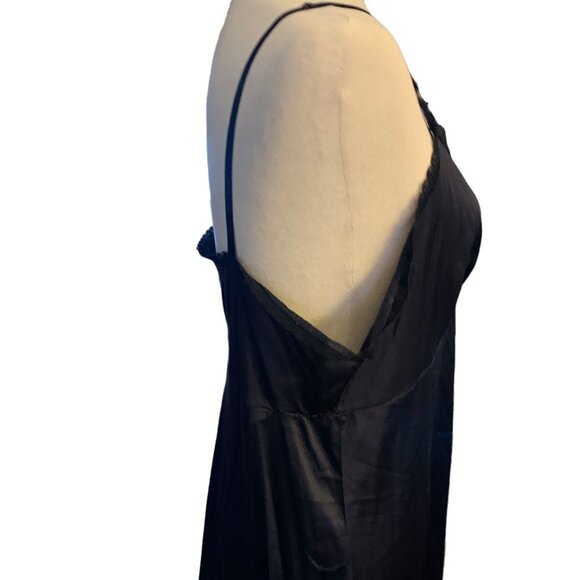 Vintage Black w Tiered Lace Size L Women's Slip Sleepwear Nightgown No Tag - Picture 8 of 9
